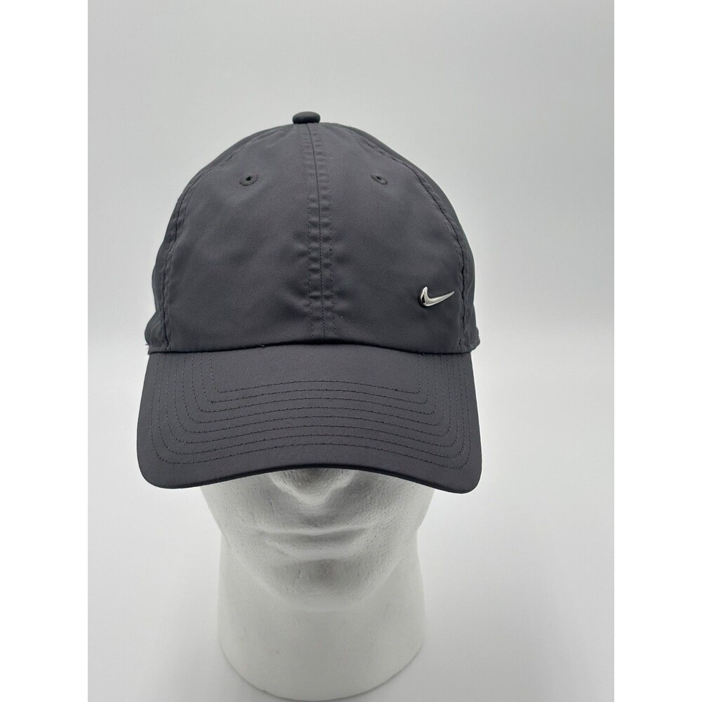 Nike Heritage86 Metal Swoosh Dri-FIT Gray Strapback Cap 943092-021